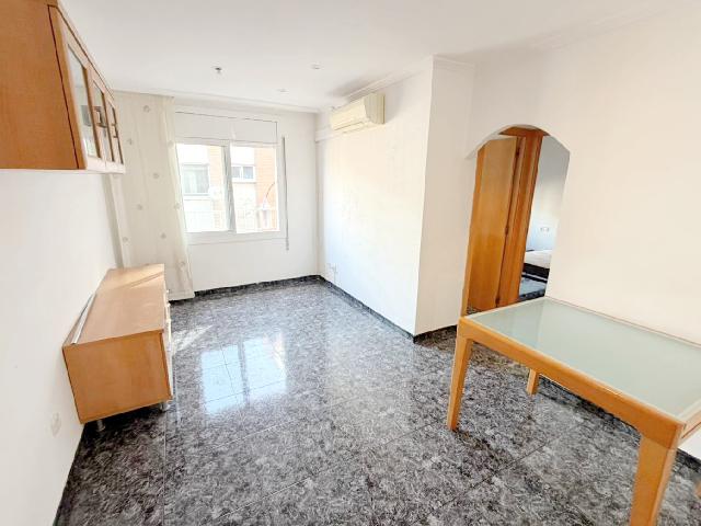 Imagen 1 Inmueble 302585 - Piso en venta en Prat De Llobregat (El) / Junto Ctra. de la Marina