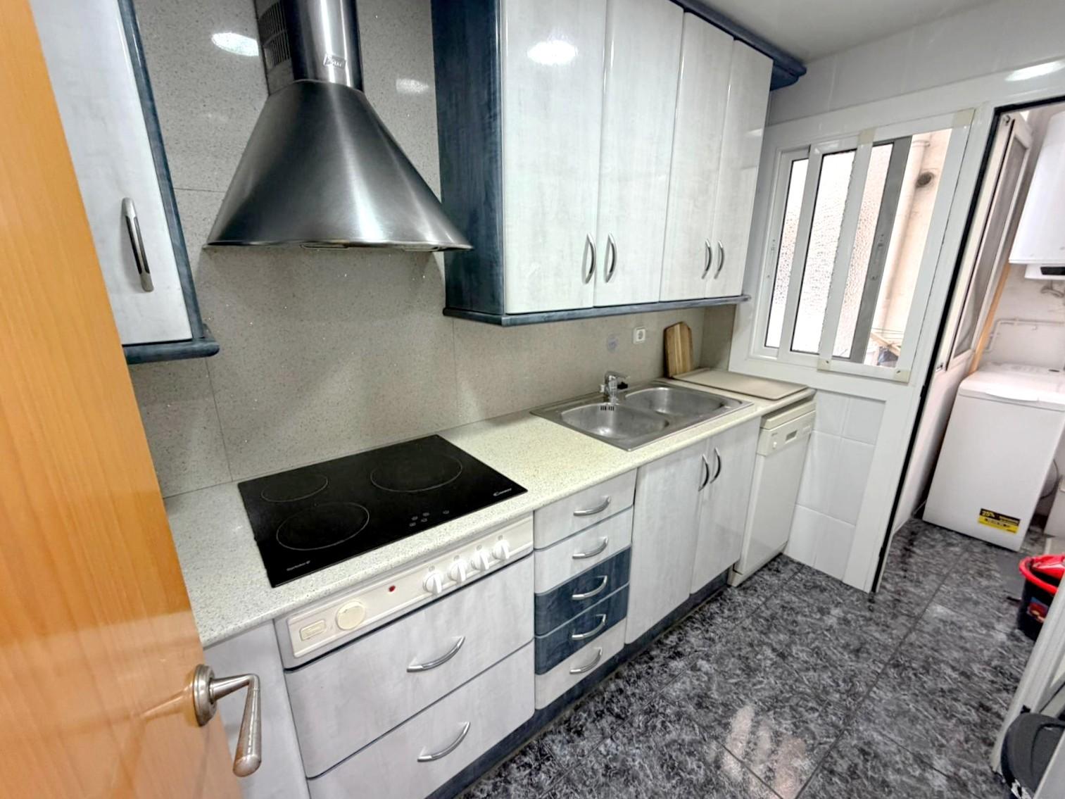 Imagen 2 Piso en venta en Prat De Llobregat El / Junto Ctra. de la Marina