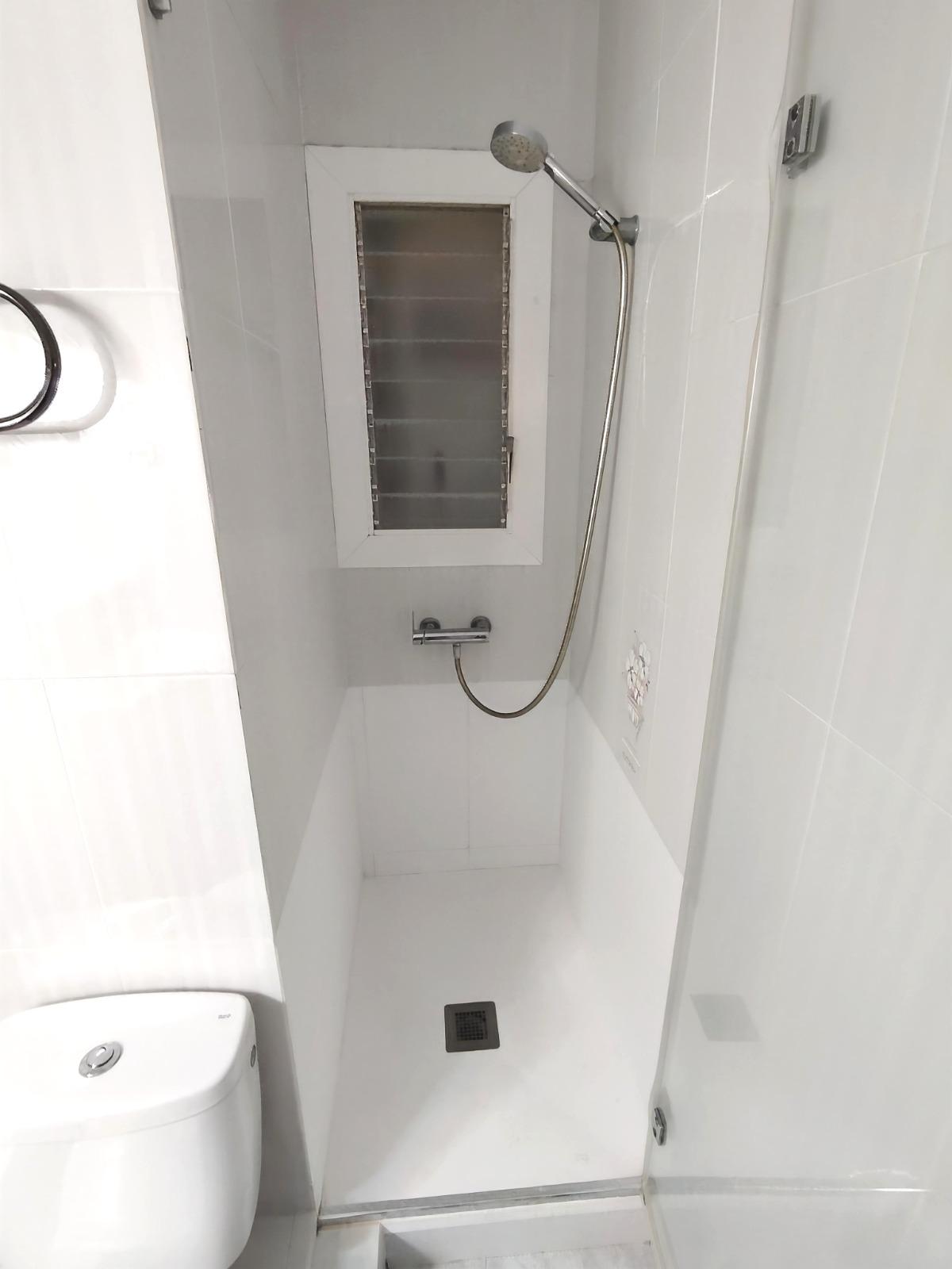 Imagen 17 Piso en venta en Hospitalet De Llobregat L´ / Junto Avda. Torrente Gornal