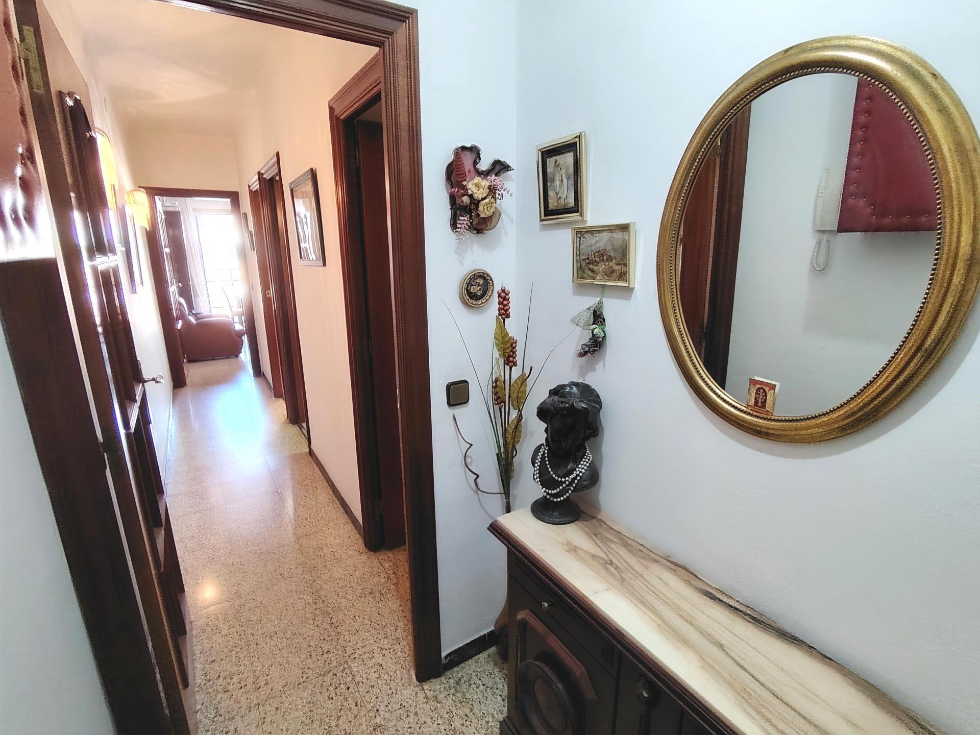Imagen 25 Piso en venta en Hospitalet De Llobregat L´ / Junto Avda. Torrente Gornal