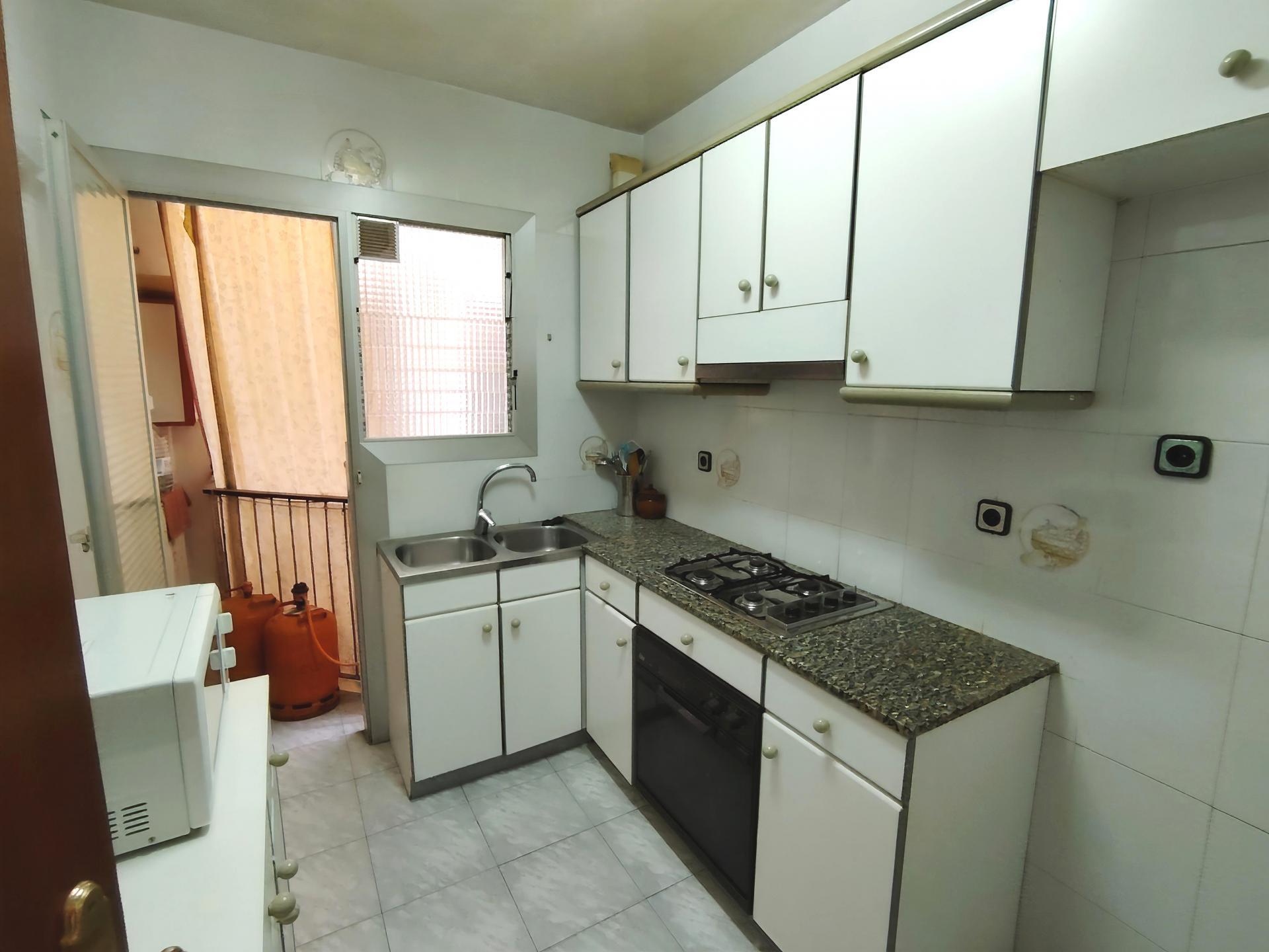 Imagen 29 Piso en venta en Hospitalet De Llobregat L´ / Junto Avda. Torrente Gornal