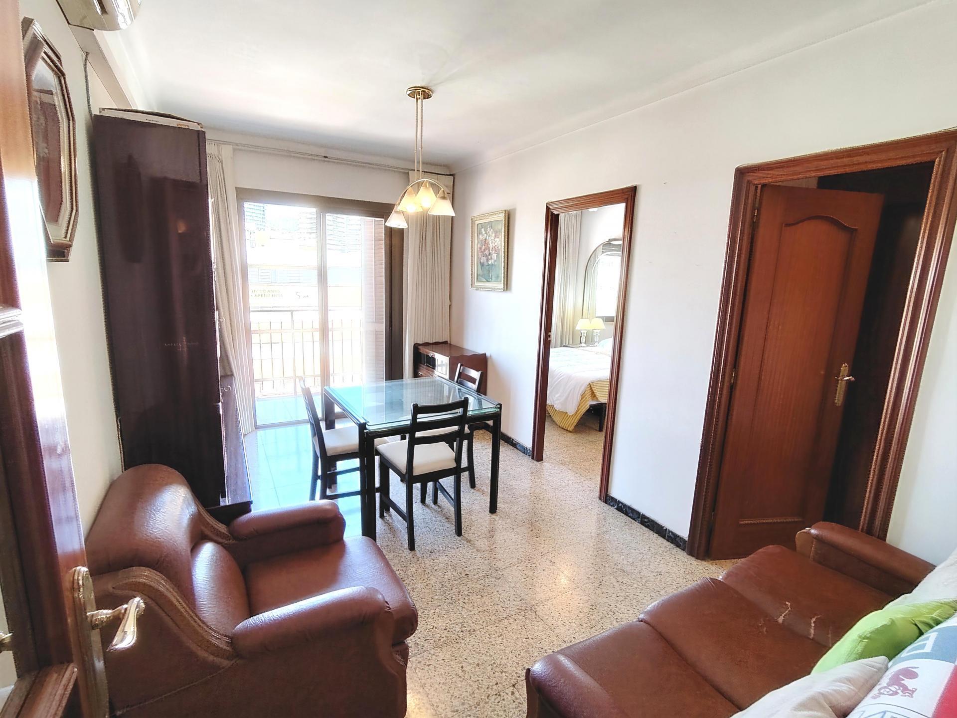 Imagen 1 Piso en venta en Hospitalet De Llobregat L´ / Junto Avda. Torrente Gornal