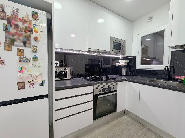 Imagen 3 Inmueble 303313 - Piso en venta en Hospitalet De Llobregat (L´) / Junto Metro L1 Santa Eulalia