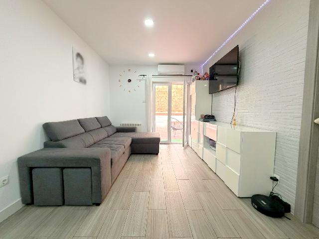 Imagen 1 Inmueble 303313 - Piso en venta en Hospitalet De Llobregat (L´) / Junto Metro L1 Santa Eulalia