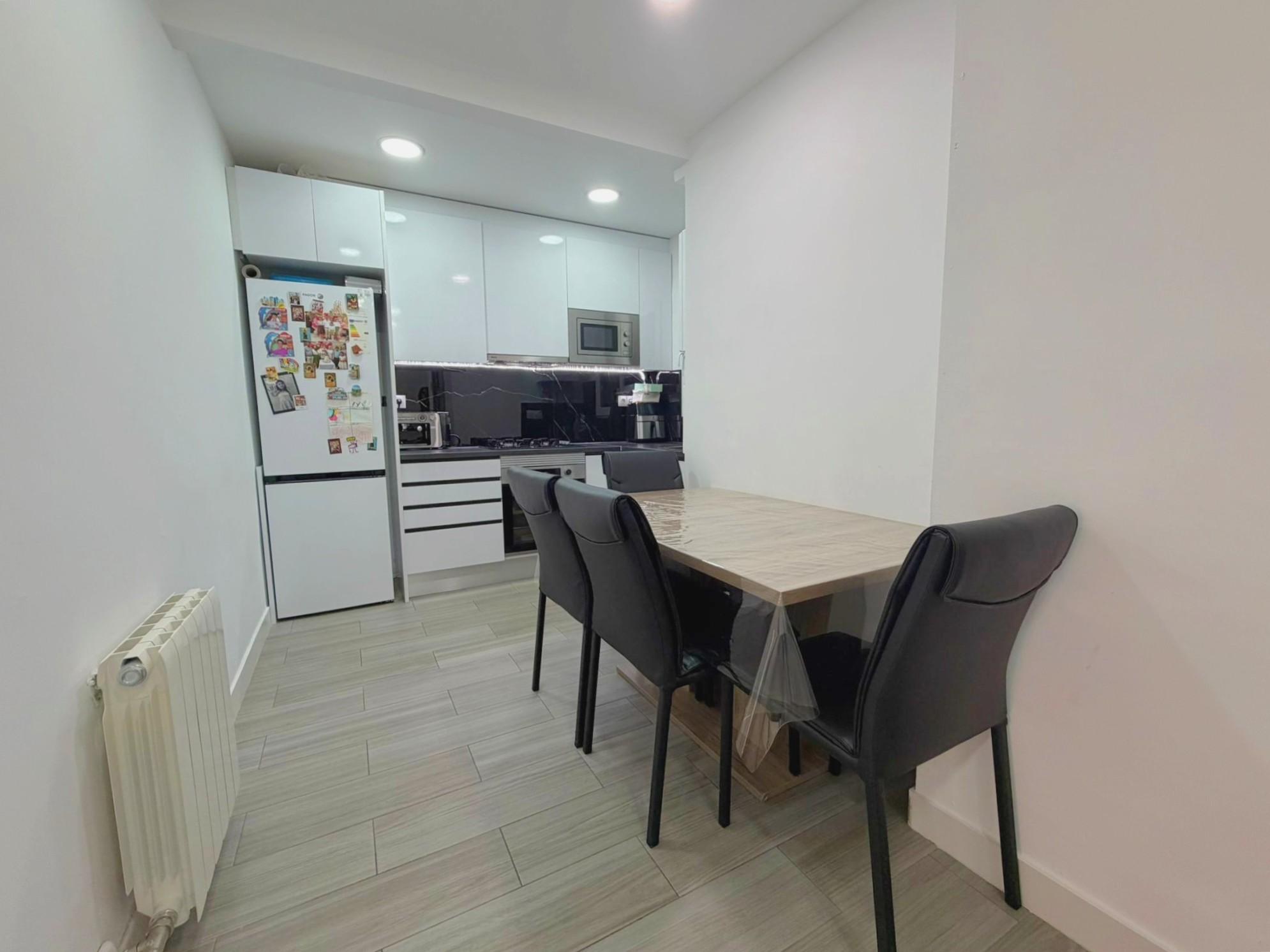 Imagen 13 Piso en venta en Hospitalet De Llobregat L´ / Junto Metro L1 Santa Eulalia