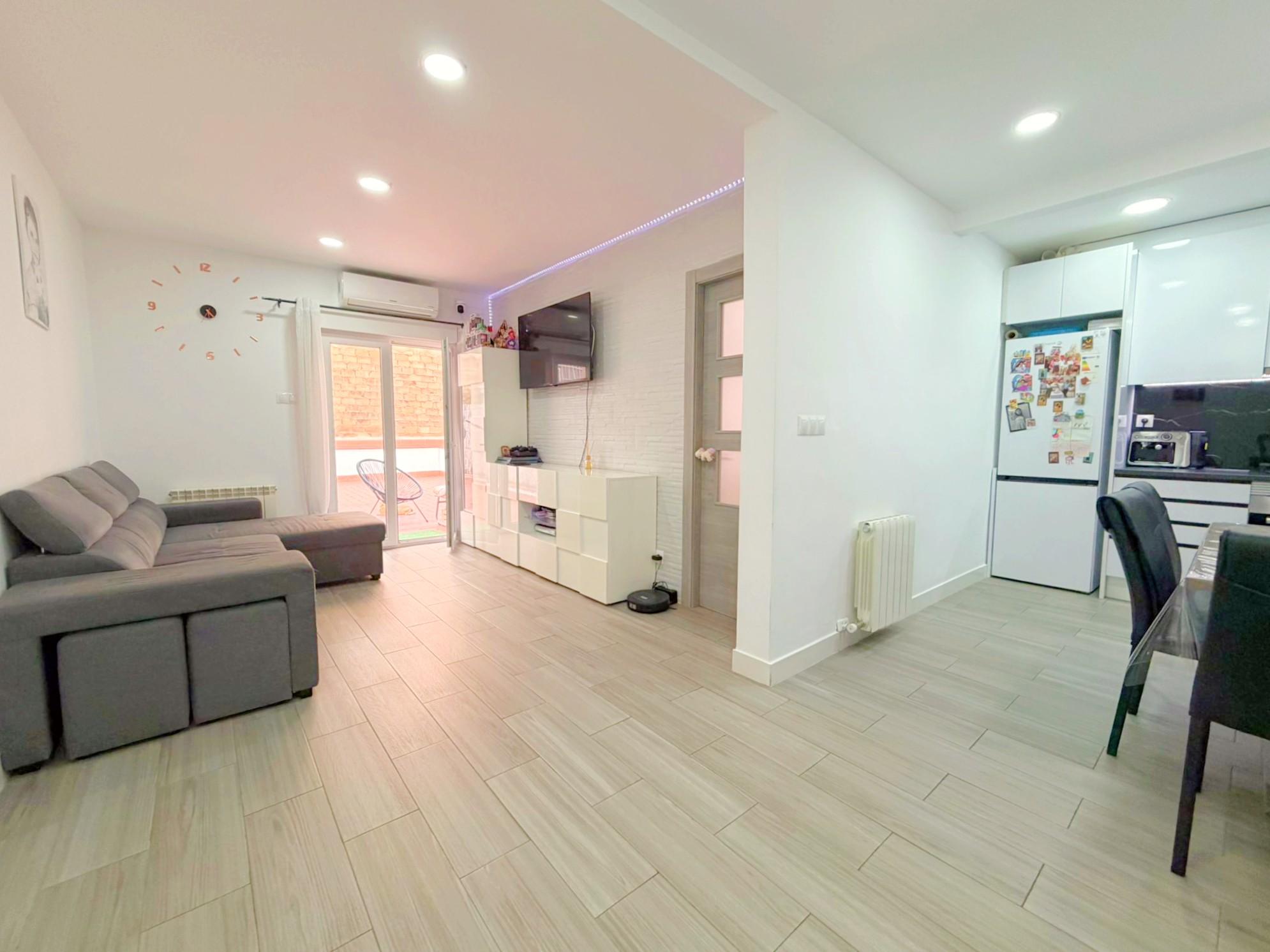 Imagen 6 Piso en venta en Hospitalet De Llobregat L´ / Junto Metro L1 Santa Eulalia