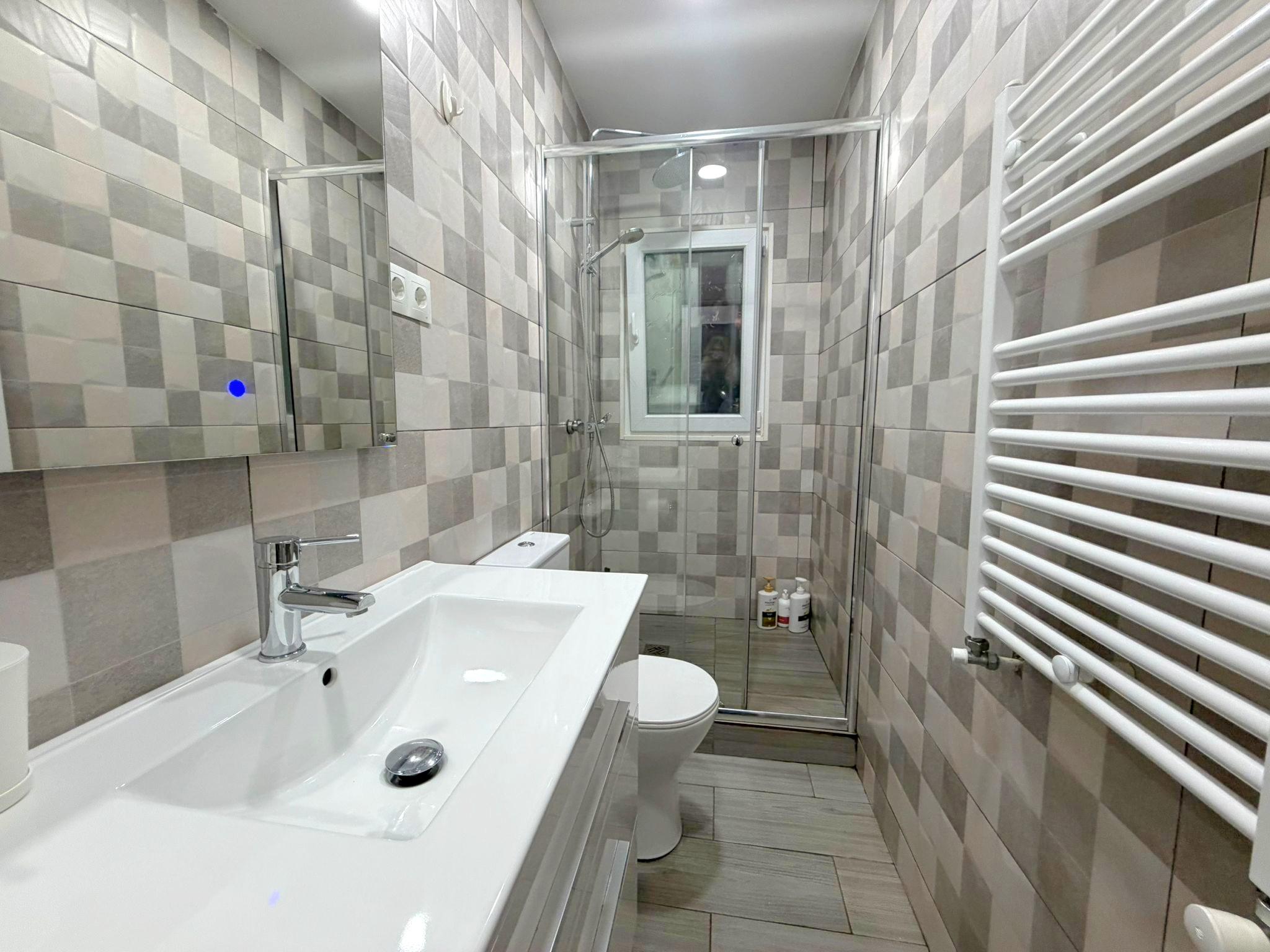 Imagen 15 Piso en venta en Hospitalet De Llobregat L´ / Junto Metro L1 Santa Eulalia