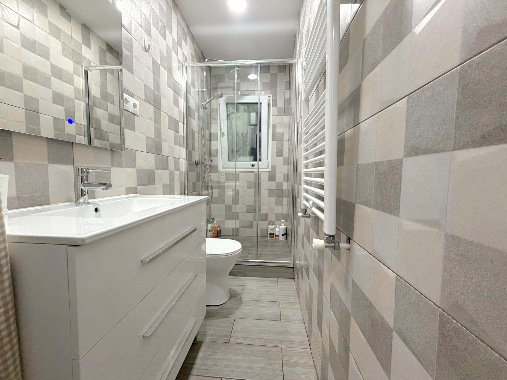 Imagen 4 Piso en venta en Hospitalet De Llobregat L´ / Junto Metro L1 Santa Eulalia