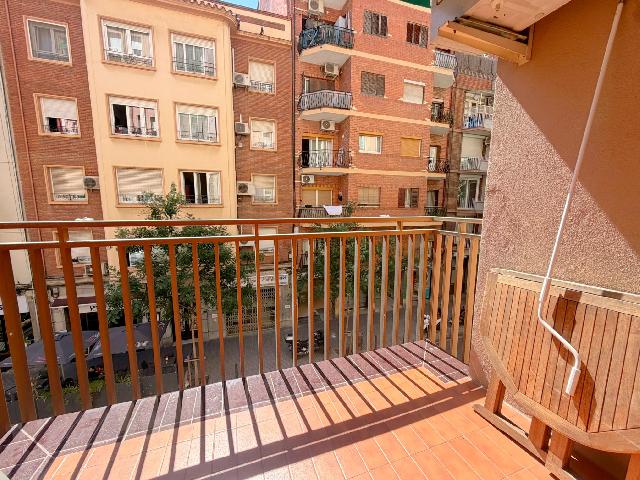 Imagen 8 Inmueble 303481 - Piso en venta en Hospitalet De Llobregat (L´) / Junto Mercado Santa Eulalia