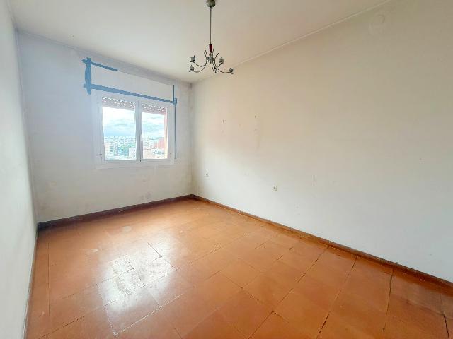 Imagen 4 Inmueble 303720 - Piso en venta en Hospitalet De Llobregat (L´) / Junto Mercado Santa Eulalia
