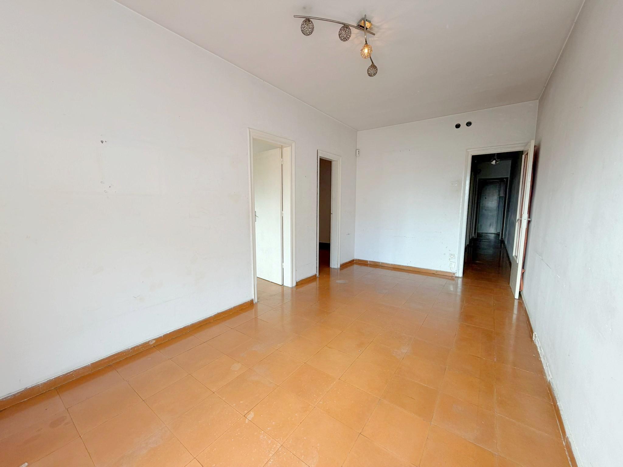 Imagen 7 Piso en venta en Hospitalet De Llobregat L´ / Junto Mercado Santa Eulalia
