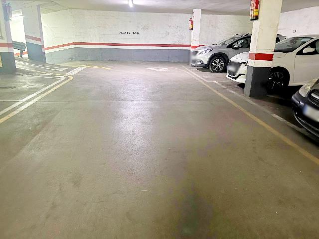 Imagen 4 Inmueble 303814 - Parking Coche en venta en Hospitalet De Llobregat (L´) / Junto Santiago Apóstol