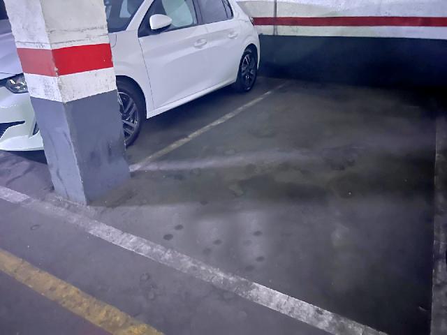 Imagen 1 Inmueble 303814 - Parking Coche en venta en Hospitalet De Llobregat (L´) / Junto Santiago Apóstol
