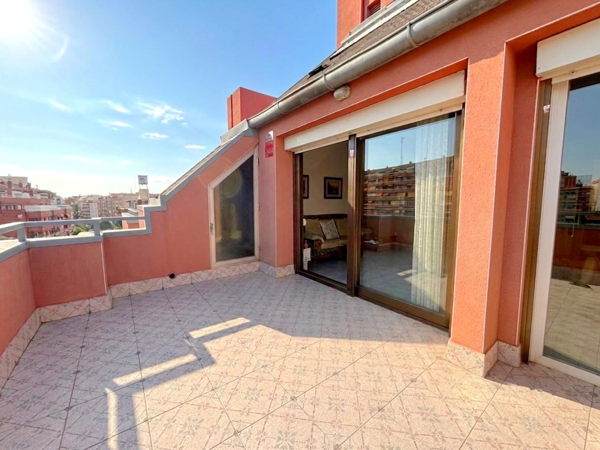 Imagen 1 Ático en venta en Hospitalet De Llobregat L´ / Calle Santa Eulàlia / Jacint Verdaguer