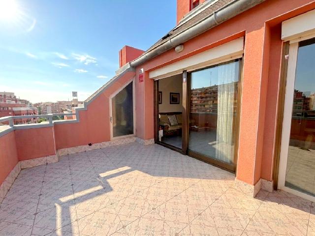 Imagen 1 Inmueble 304566 - Ático en venta en Hospitalet De Llobregat (L´) / Calle Santa Eulàlia / Jacint Verdaguer
