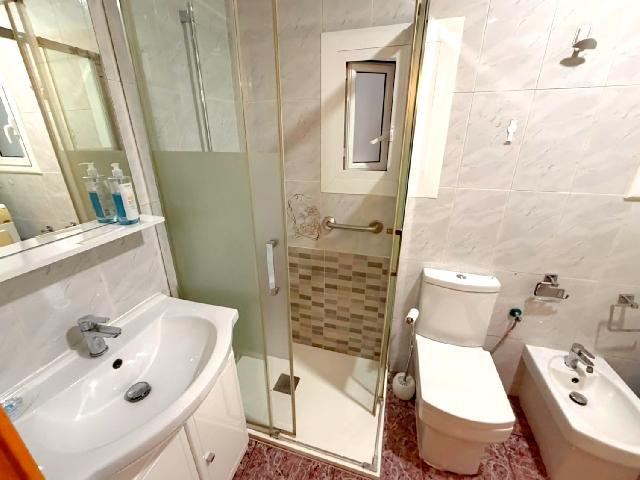 Imagen 3 Inmueble 304665 - Planta Baja en venta en Prat De Llobregat (El) / Junto Avda. Verge de Montserrat