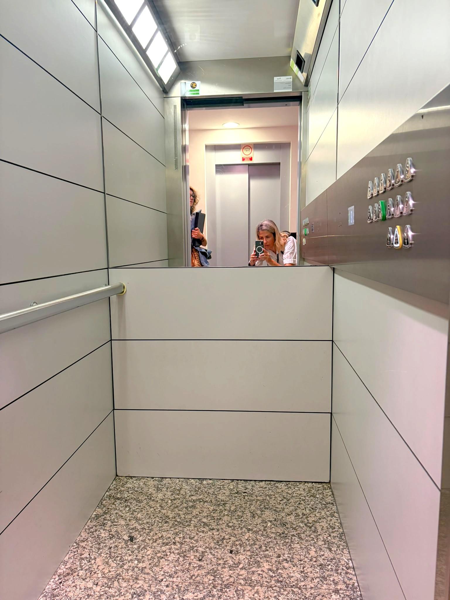 Imagen 39 Piso en venta en Hospitalet De Llobregat L´ / Junto C/ Santa Eulalia