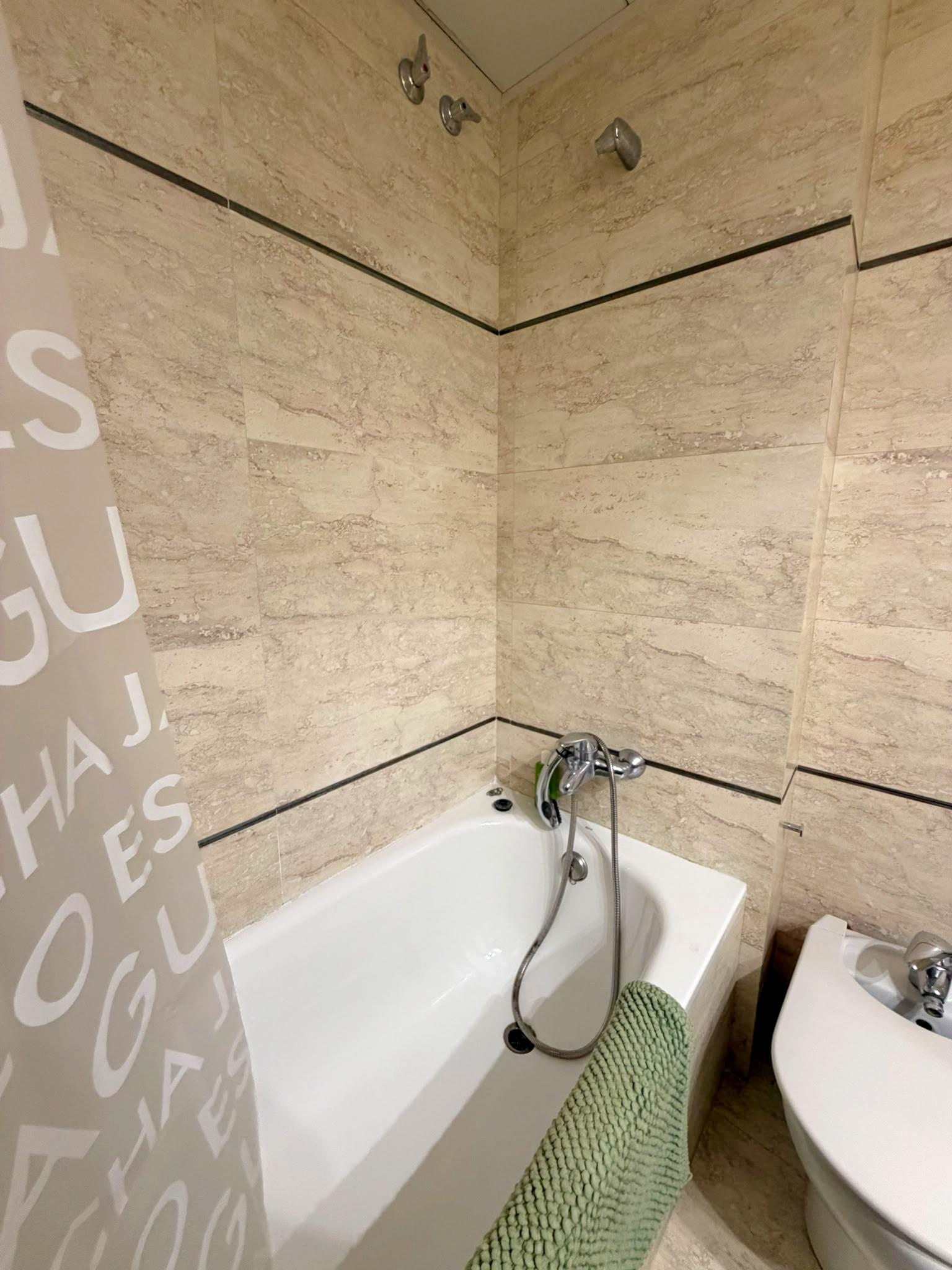 Imagen 21 Piso en venta en Hospitalet De Llobregat L´ / Junto C/ Santa Eulalia