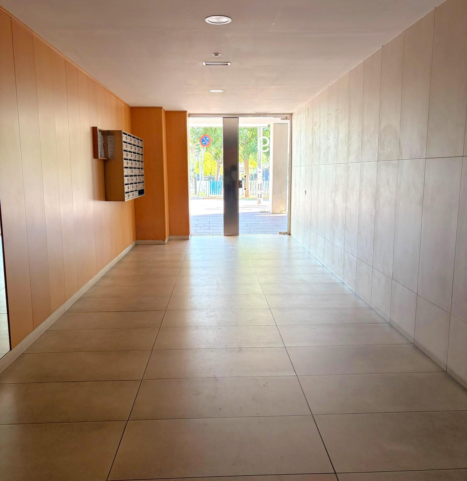 Imagen 40 Piso en venta en Hospitalet De Llobregat L´ / Junto C/ Santa Eulalia