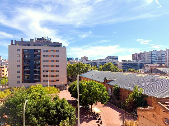 Imagen 10 Inmueble 305921 - Piso en venta en Hospitalet De Llobregat (L´) / Junto C/ Santa Eulalia
