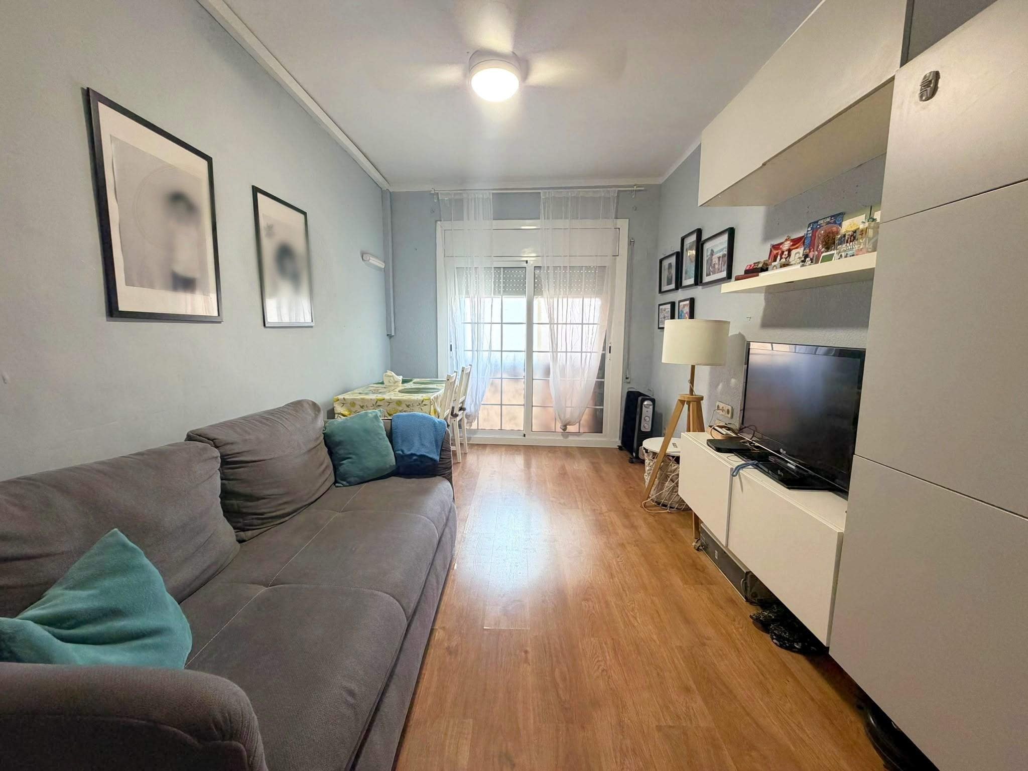 Imagen 1 Piso en venta en Hospitalet De Llobregat L´ / Junto metro La Torrassa