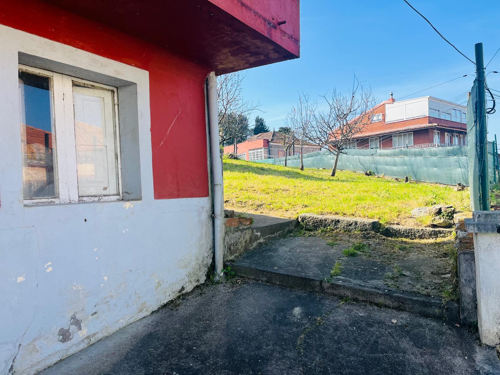 Imagen 4 Casa Aislada en venta en Vilagarcía De Arousa / Cerca de Carrefour, tienda de motos y bicis