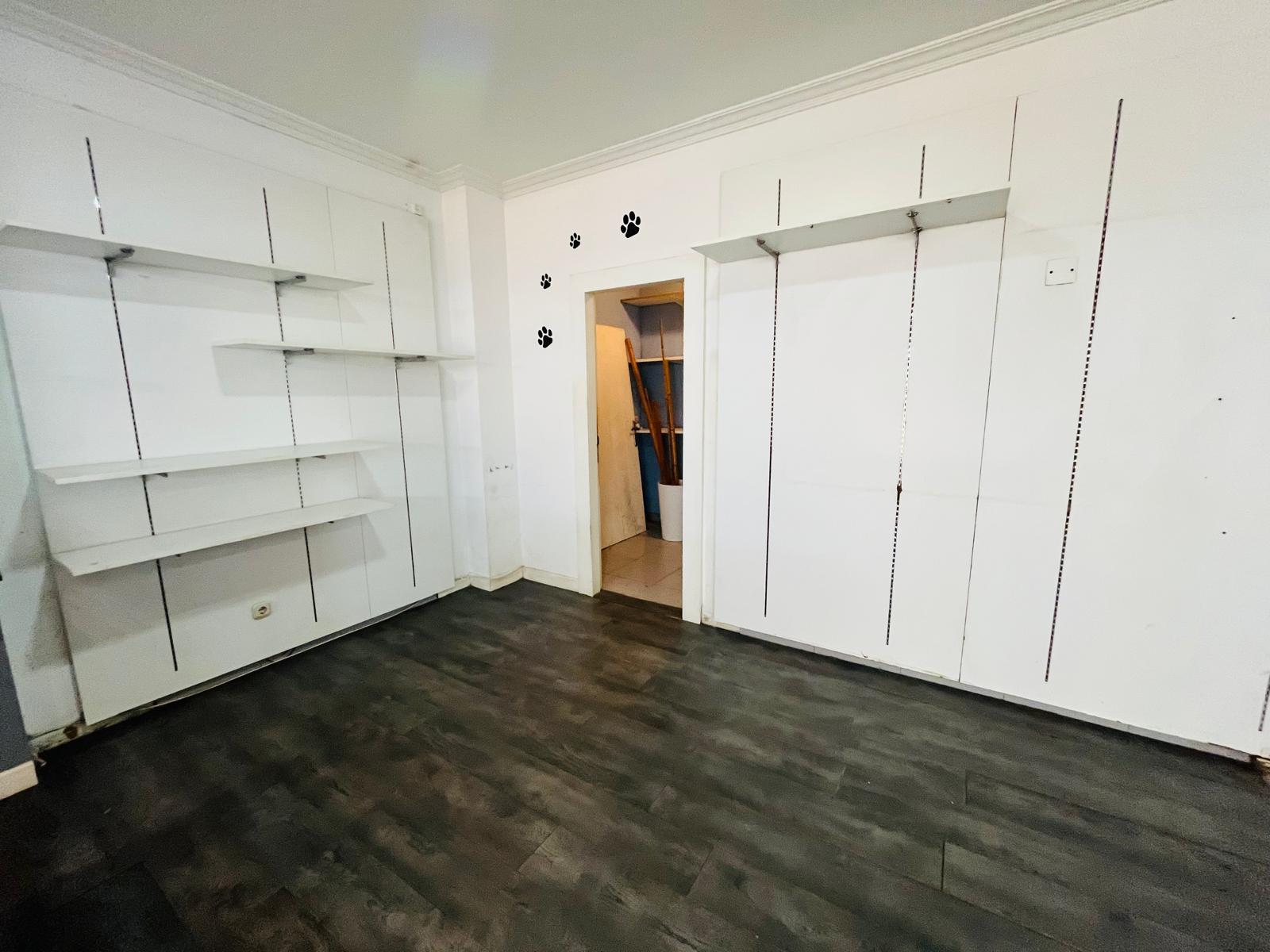 Imagen 2 Local Comercial en venta en Vilagarcía De Arousa / Cerca del parque A Xunqueira