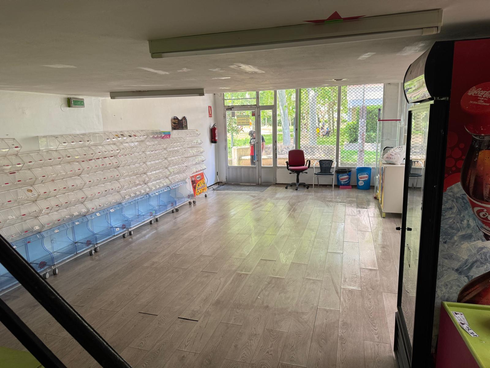 Imagen 4 Local Comercial en venta en Vitoria-gasteiz / Juana Jugan , 1 Gazalbide