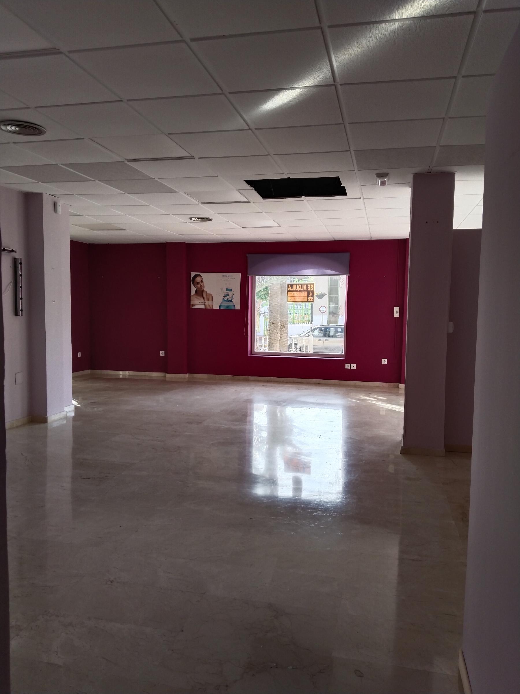 Imagen 7 Local Comercial en alquiler en Garrucha / Al lado del centro de salud y de la calle Mayor.