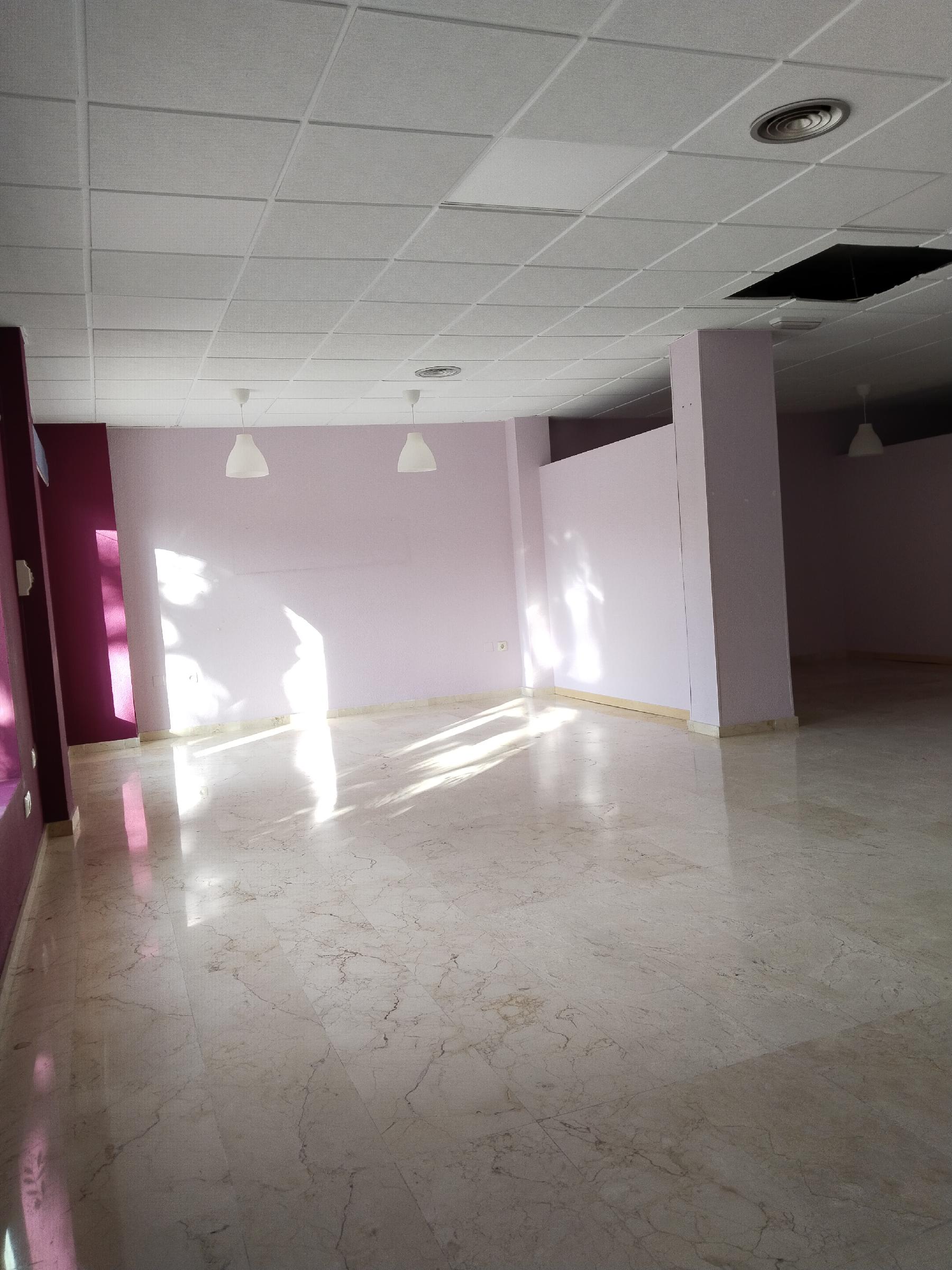 Imagen 8 Local Comercial en alquiler en Garrucha / Al lado del centro de salud y de la calle Mayor.