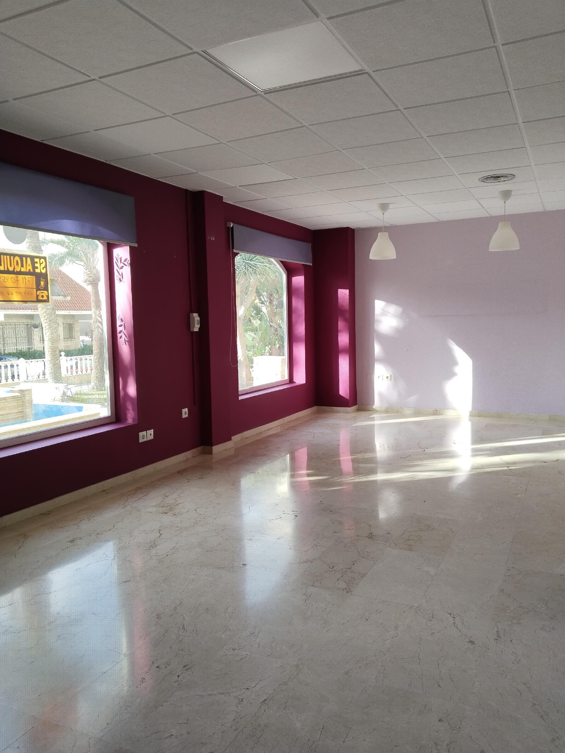 Imagen 9 Local Comercial en alquiler en Garrucha / Al lado del centro de salud y de la calle Mayor.
