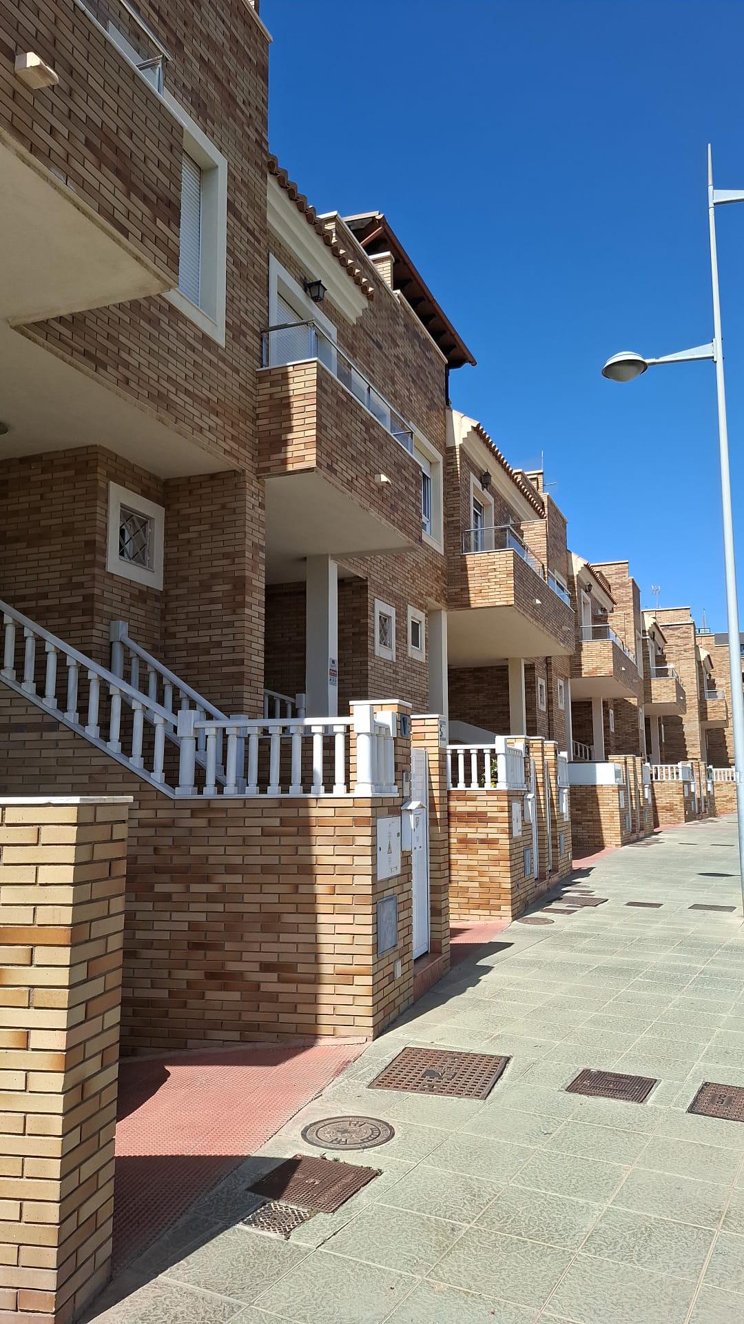 Imagen 21 Dúplex en venta en Almería /  Vega de Aca,todos los servicios cerca.A mts.del estadio