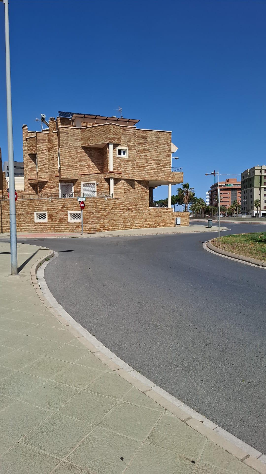 Imagen 24 Dúplex en venta en Almería /  Vega de Aca,todos los servicios cerca.A mts.del estadio