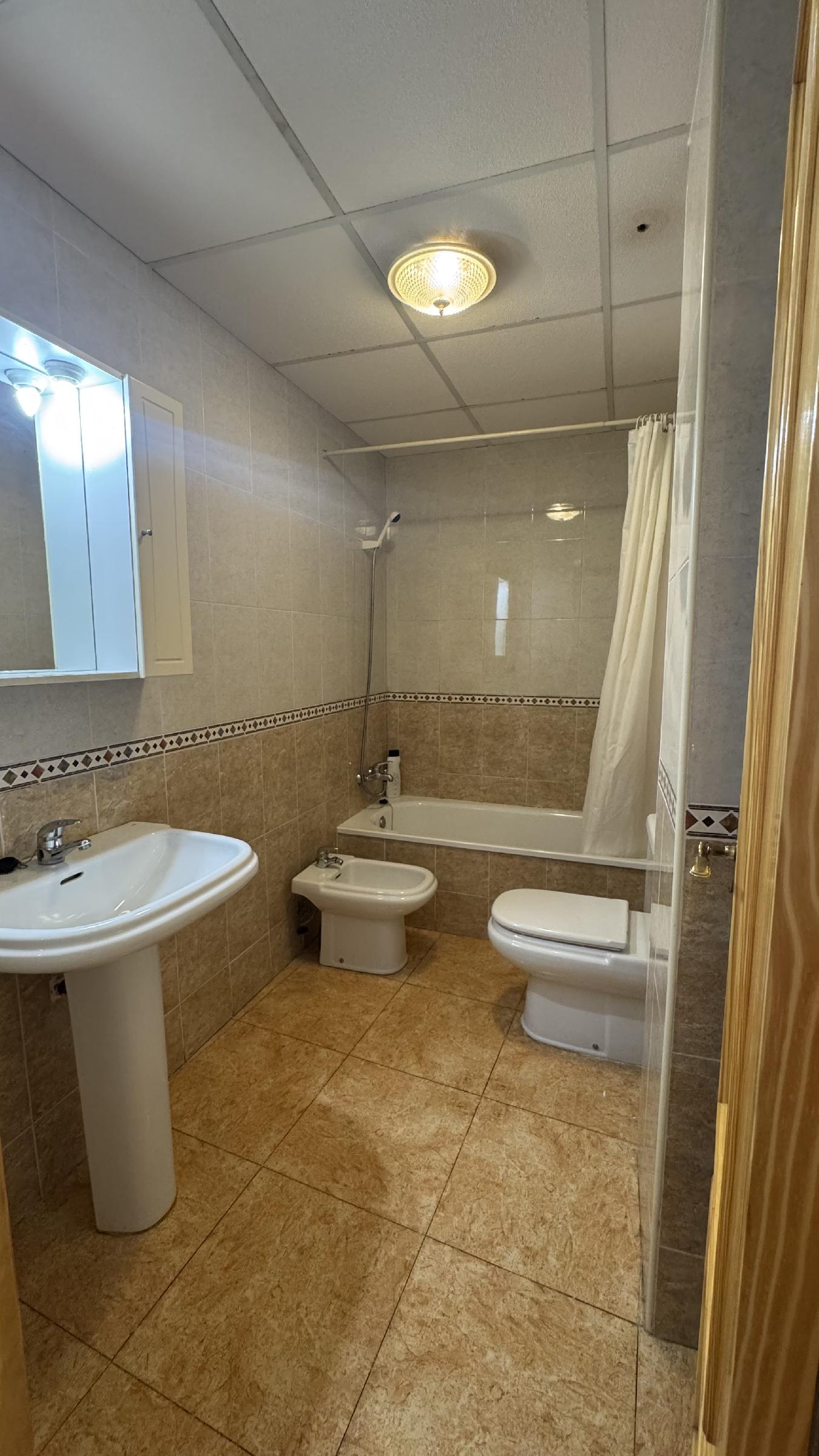 Imagen 22 Apartamento en venta en Garrucha / En Calle Buenavista, en casco urbano del pueblo.