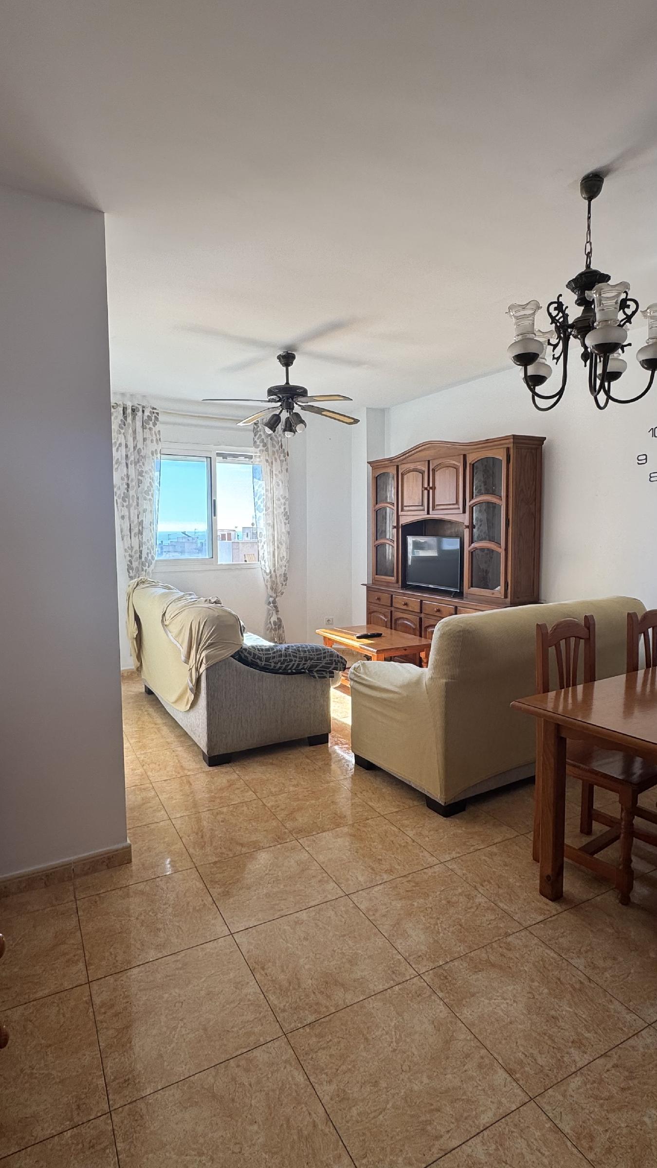 Imagen 2 Apartamento en venta en Garrucha / En Calle Buenavista, en casco urbano del pueblo.