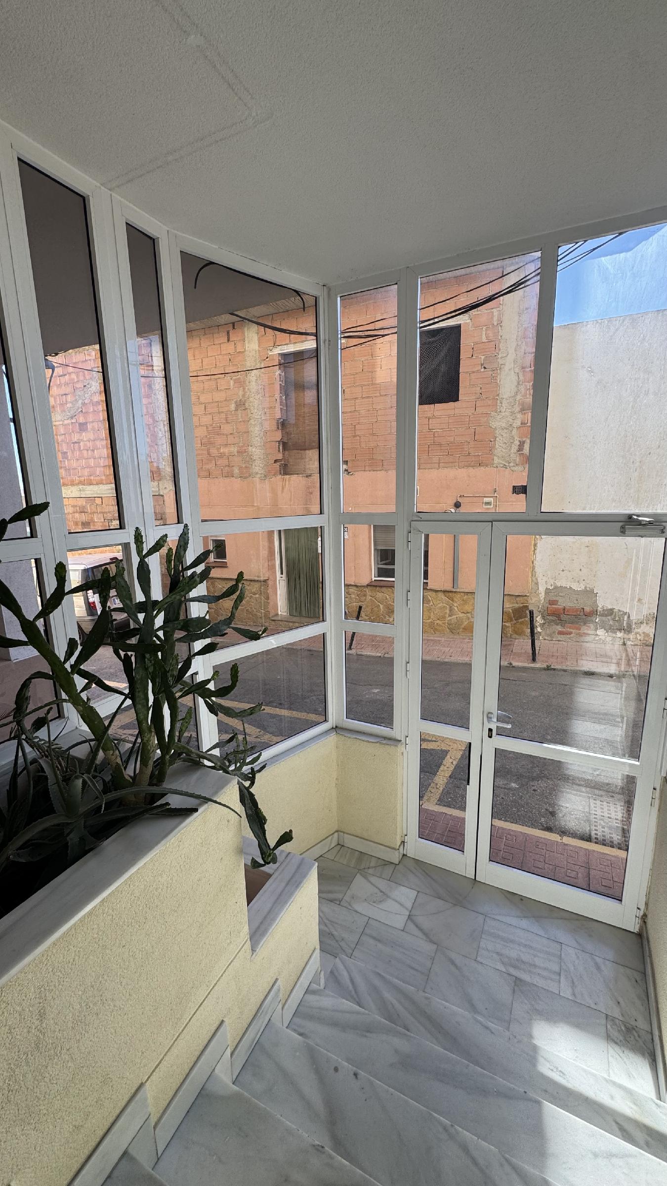 Imagen 35 Apartamento en venta en Garrucha / En Calle Buenavista, en casco urbano del pueblo.