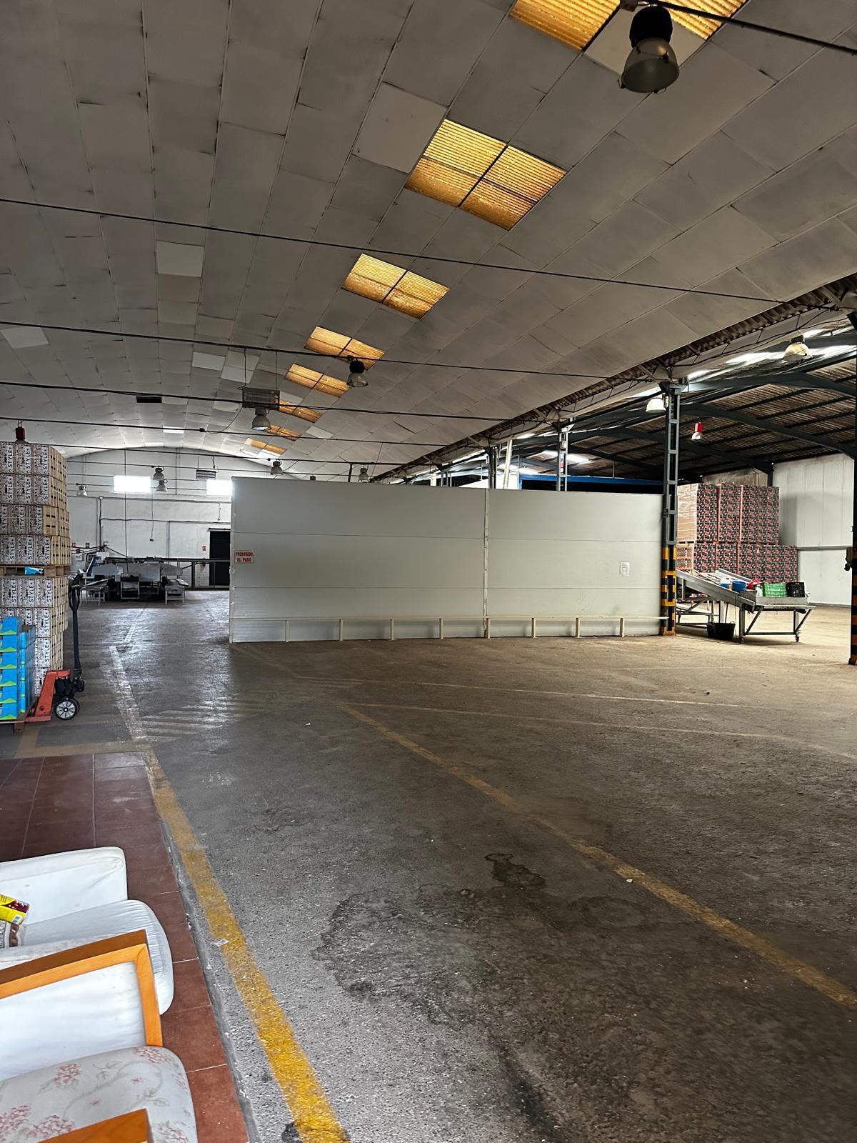 Imagen 1 Local Industrial en venta en Murcia / Nave industrial en zona de fácil acceso en Murcia.