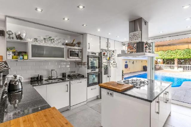 Imagen 5 Inmueble 298563 - Casa Aislada en venta en Garrucha / Cerca del Mercadona y de la parada de autobús.