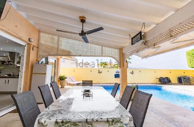 Imagen 3 Inmueble 298563 - Casa Aislada en venta en Garrucha / Cerca del Mercadona y de la parada de autobús.