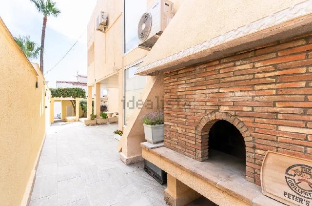Imagen 12 Inmueble 298563 - Casa Aislada en venta en Garrucha / Cerca del Mercadona y de la parada de autobús.