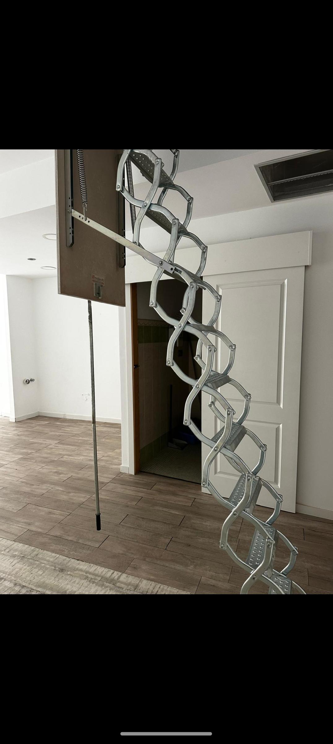 Imagen 4 Local Comercial en venta en Murcia / En una zona de flujo de vehículos, y cerca del centro.