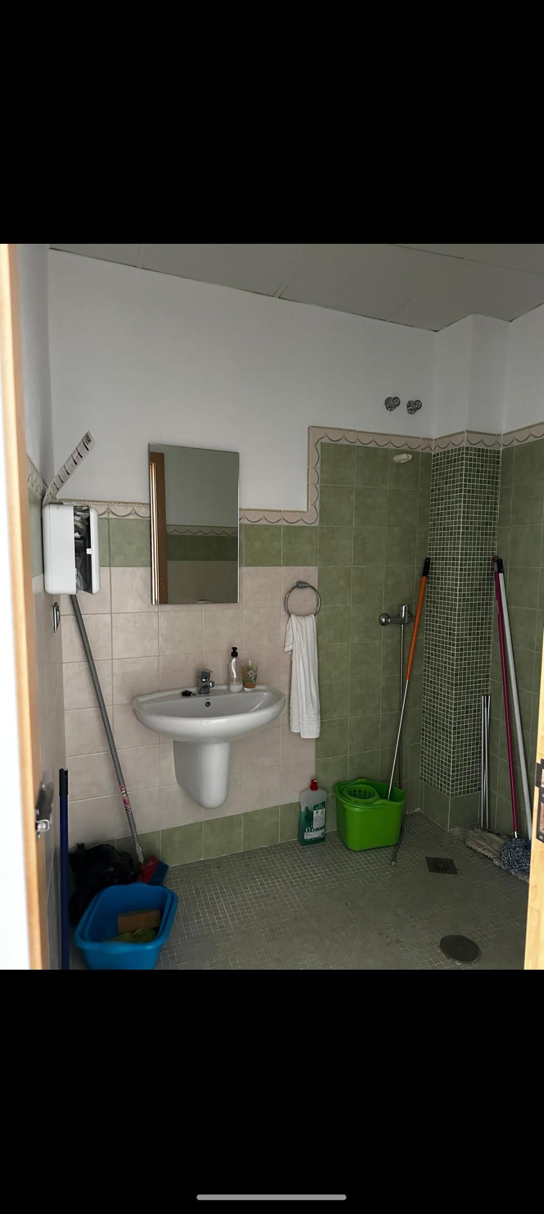 Imagen 9 Local Comercial en venta en Murcia / En una zona de flujo de vehículos, y cerca del centro.