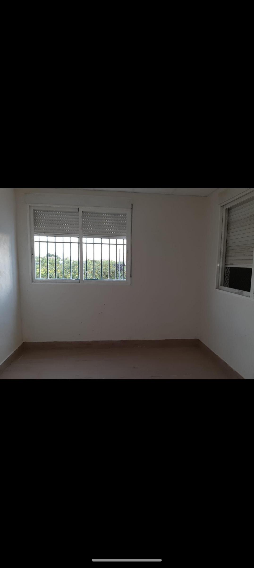 Imagen 9 Local Industrial en venta en Jumilla / Nave industrial con acceso cómodo y parcela.