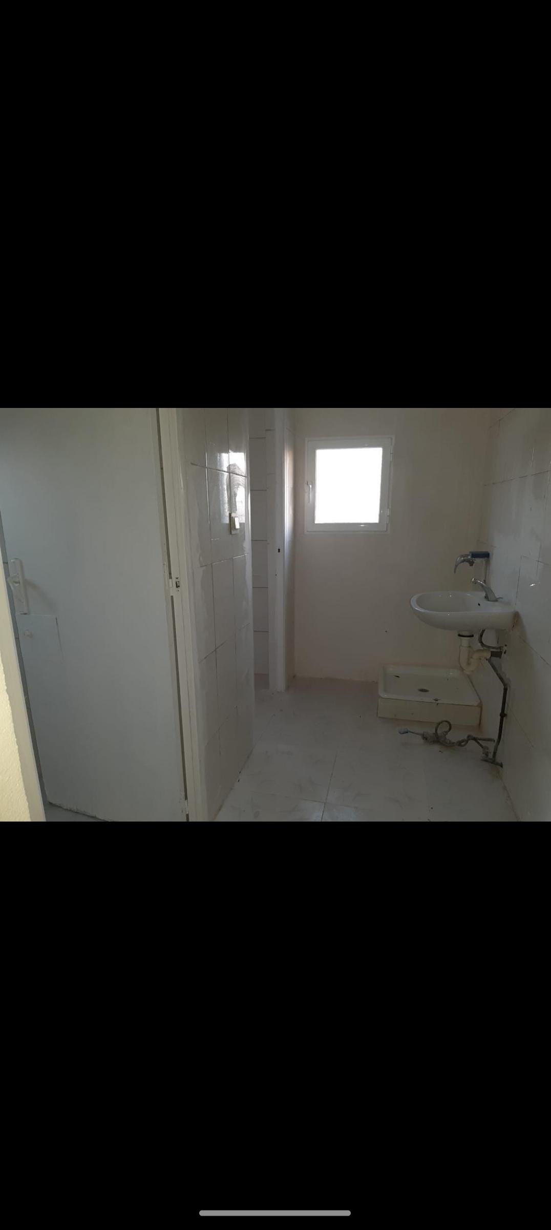 Imagen 3 Local Industrial en venta en Jumilla / Nave industrial con acceso cómodo y parcela.