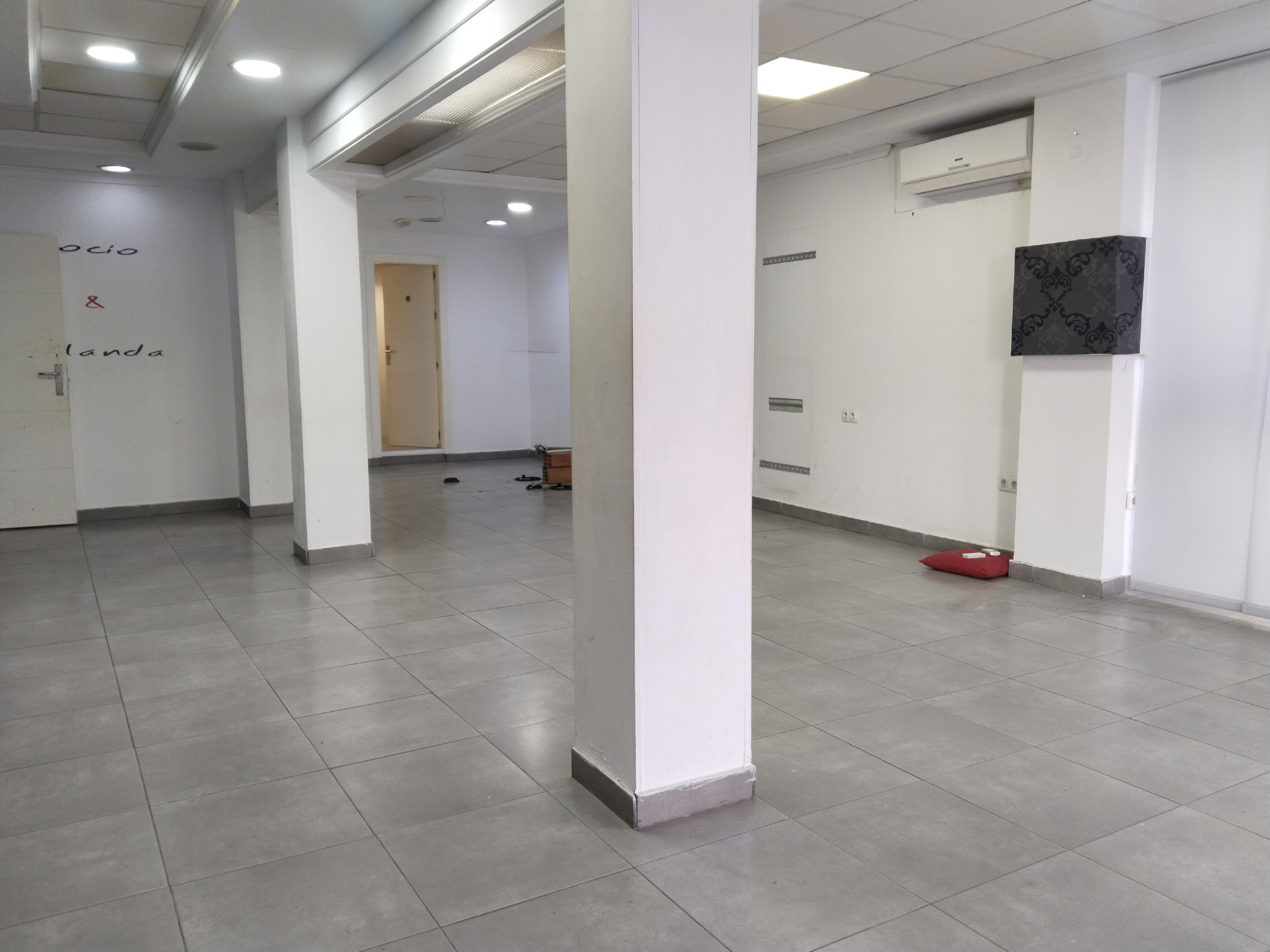 Imagen 2 Local Comercial en alquiler en Garrucha / En el centro del pueblo, al lado del Ayuntamiento.