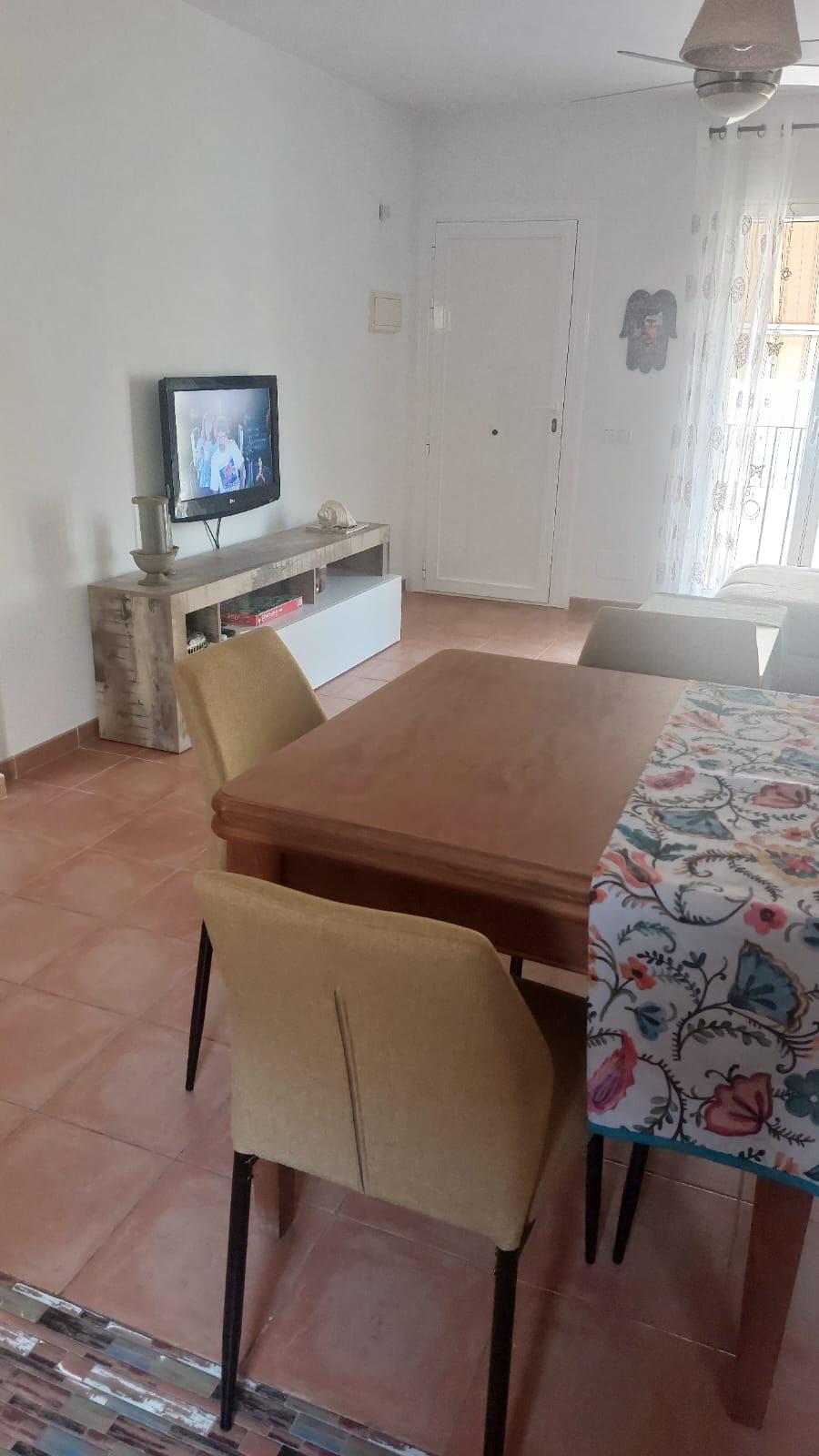 Imagen 2 Apartamento en alquiler en Garrucha / Cerca de la playa, restaurantes, y supermercados.