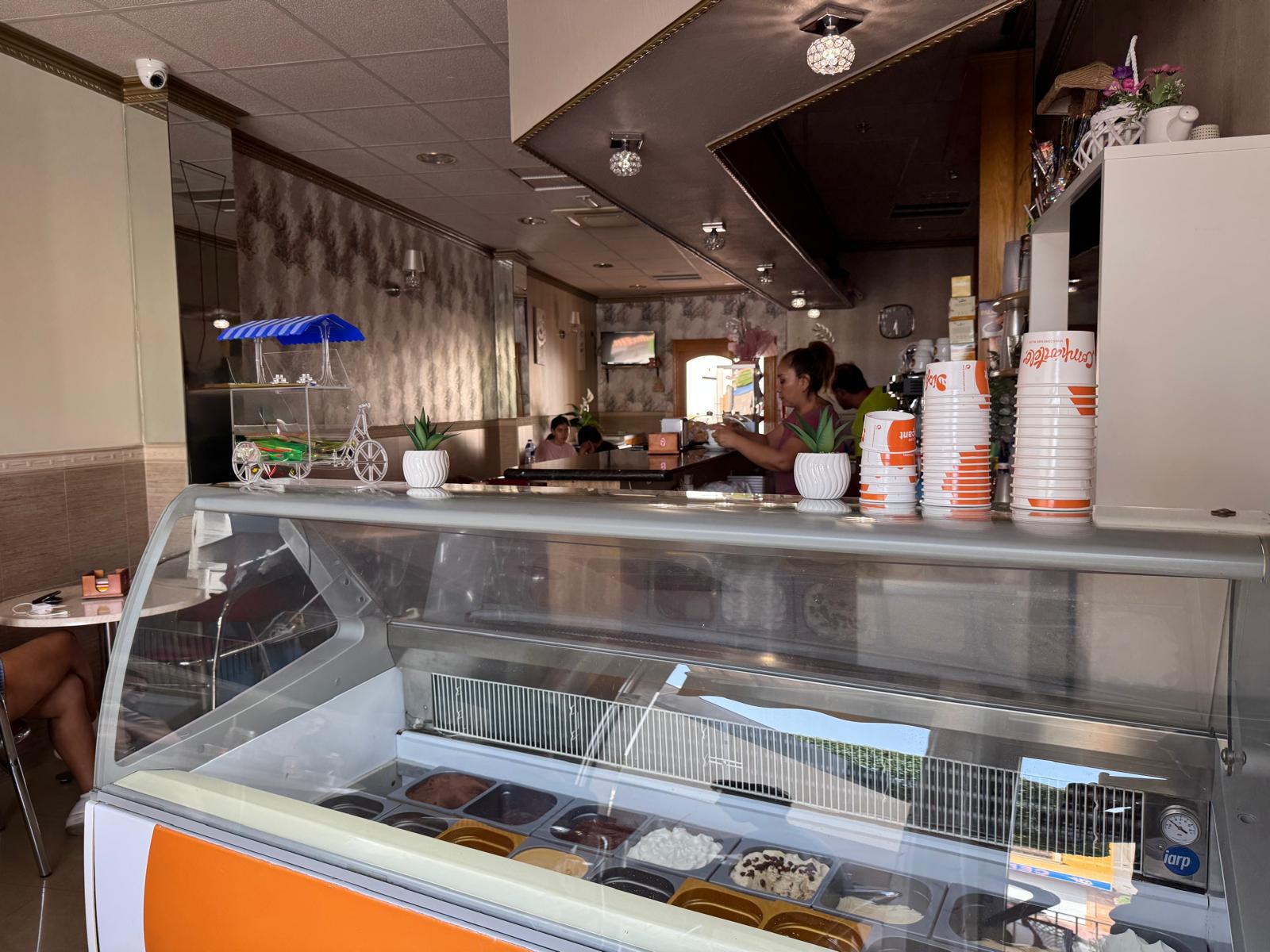 Imagen 8 Local Comercial en alquiler en Antas / En el centro del pueblo, rodeado de comercios.