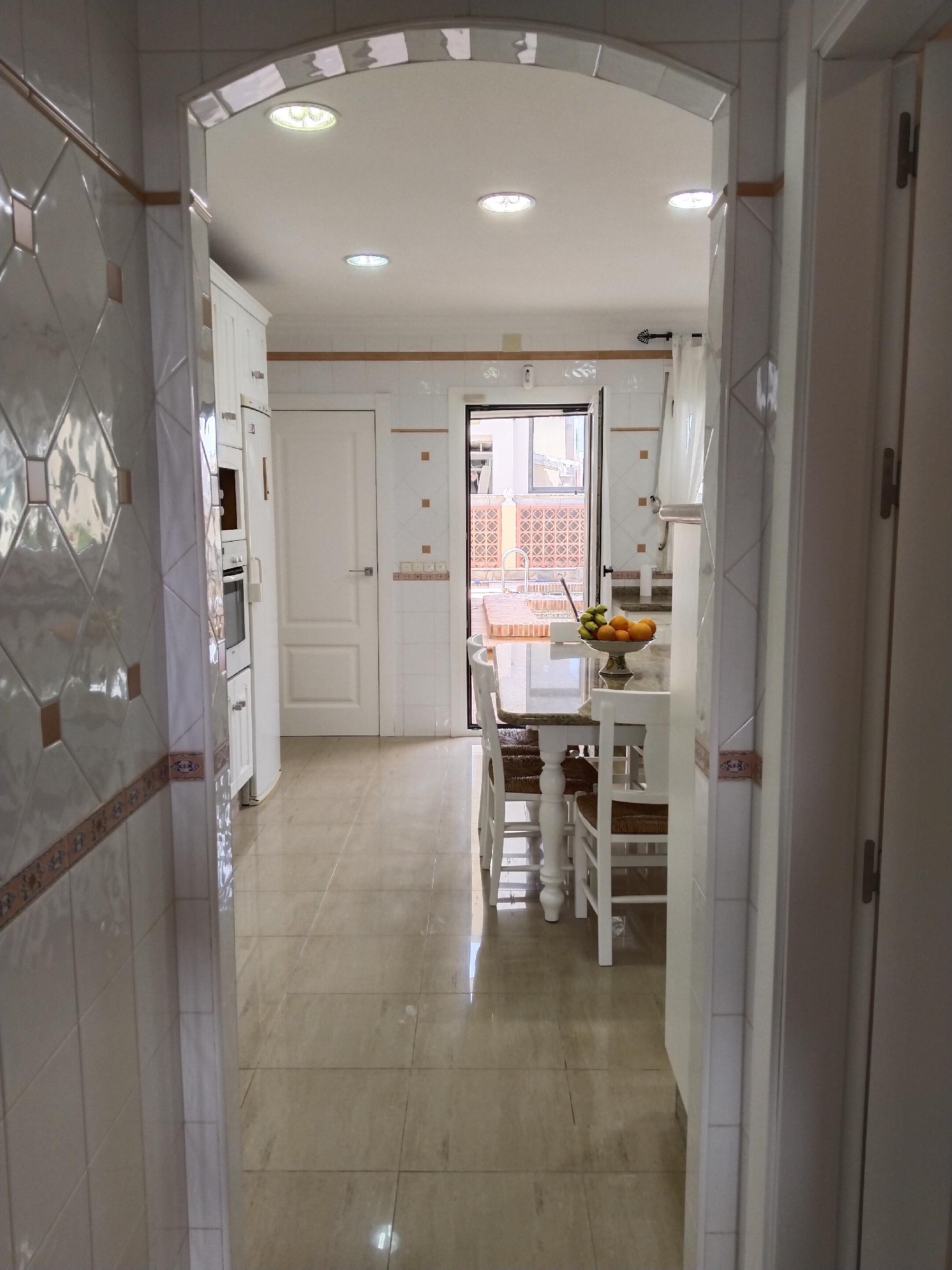 Imagen 4 Casa Adosada en venta en Garrucha / En frente de la playa, cerca de todos los servicios.