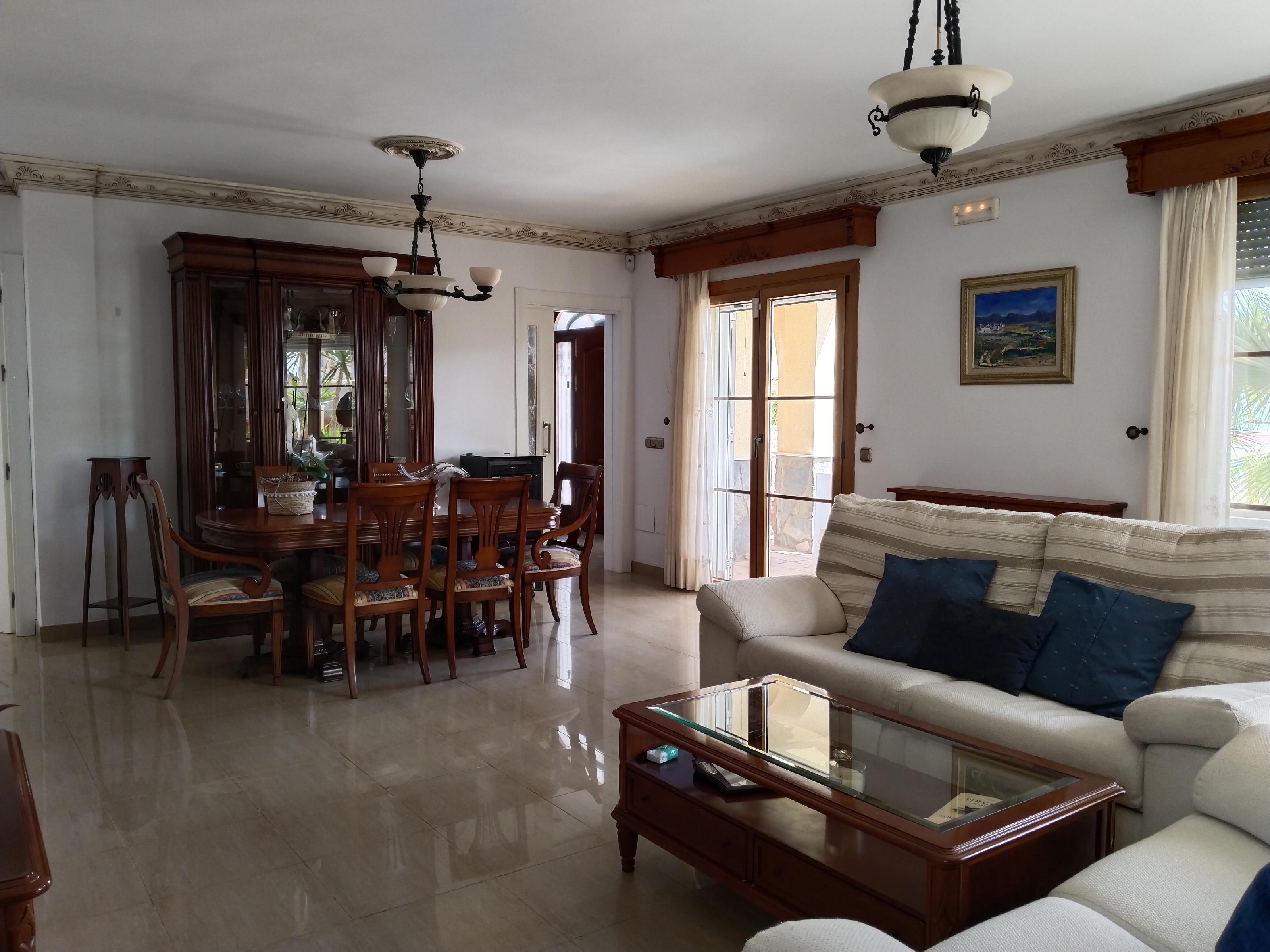 Imagen 15 Casa Adosada en venta en Garrucha / En frente de la playa, cerca de todos los servicios.