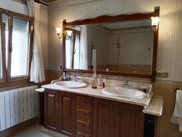 Imagen 22 Inmueble 301098 - Casa Adosada en venta en Garrucha / En frente de la playa, cerca de todos los servicios.